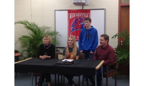 Hiawatha Red Hawk, Jordan Puvogel signs with Pittsburg State for cross country & track