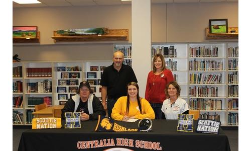 Centralia Panther, Tara Bergman signs letter of intent to throw discus at Highland CC